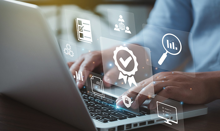 What Are The Benefits Of Earning A University Degree Online?